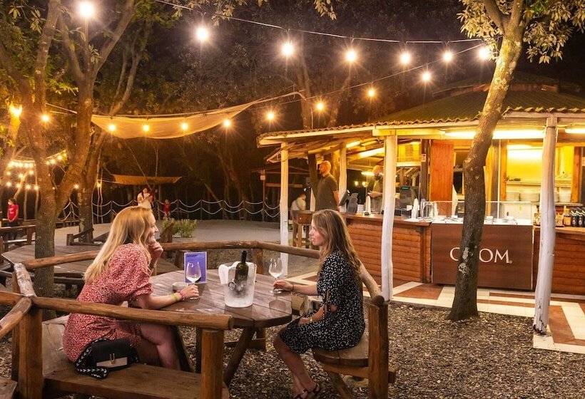 ホテル Hu Montescudaio Village