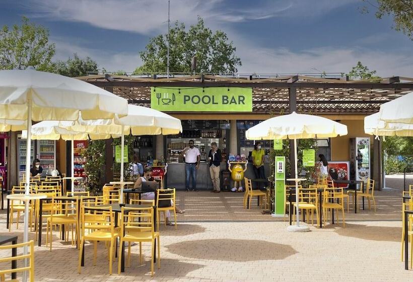 ホテル Hu Montescudaio Village