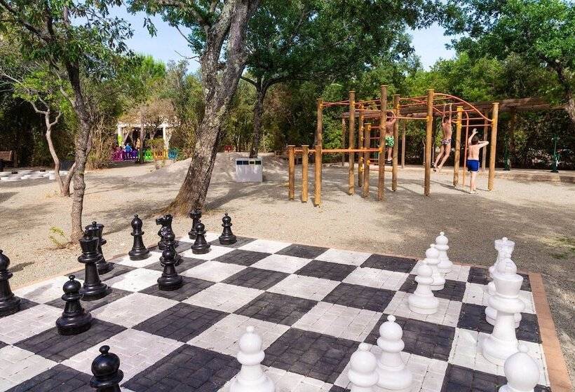 ホテル Hu Montescudaio Village