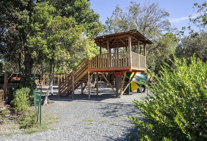 ホテル Hu Montescudaio Village