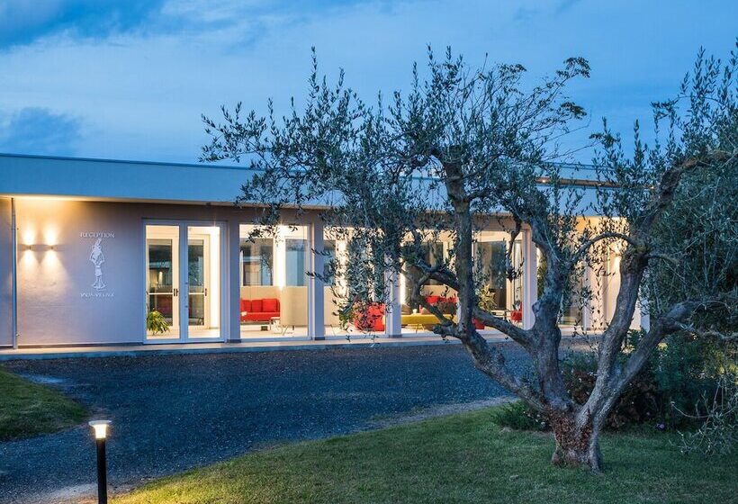 Отель Vada Village