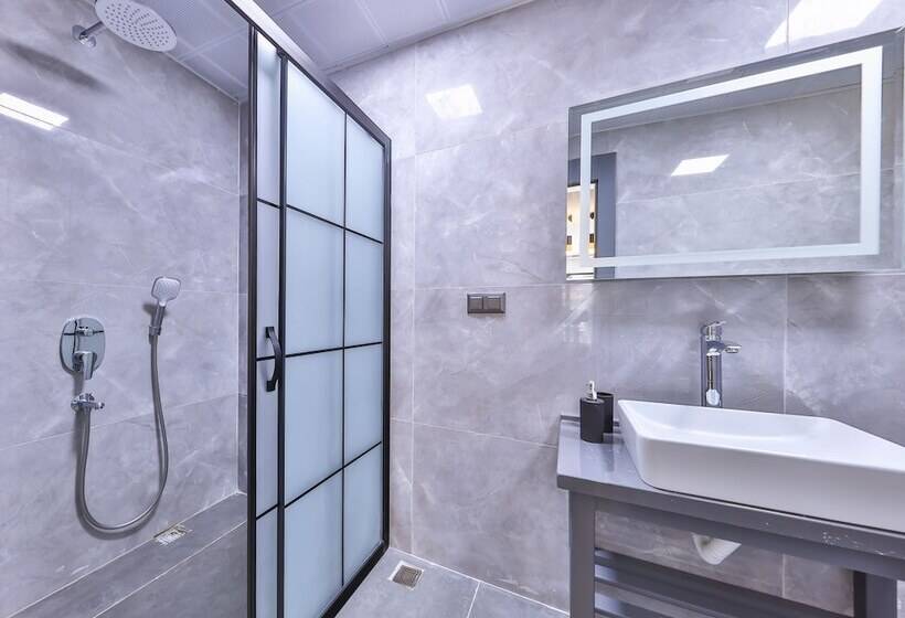 ホテル White House Apart