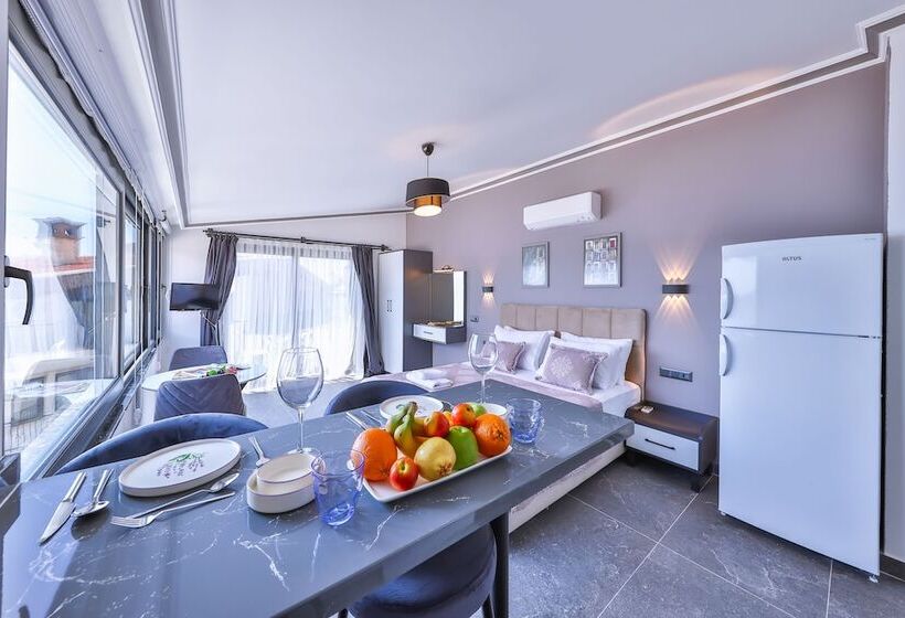 ホテル White House Apart