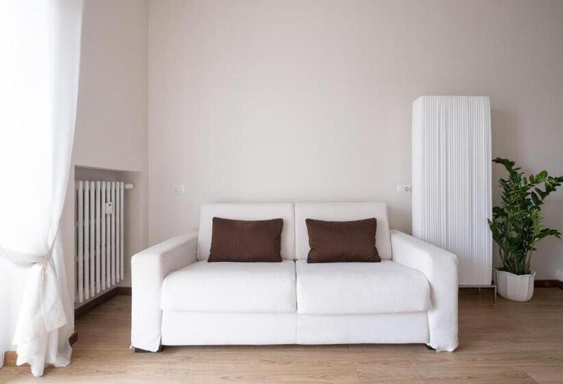 پانسیون Cute & Cozy Rooms Train Station