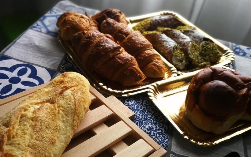 ペンション Dimora Fraula Guest House