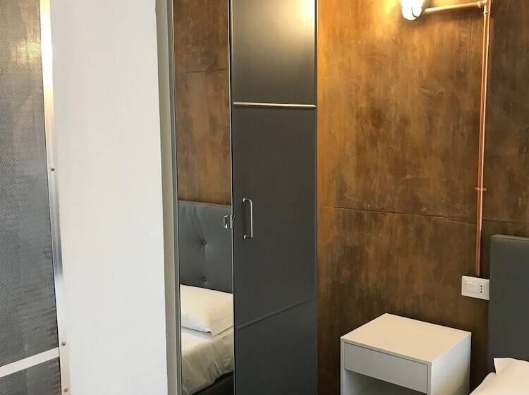 پانسیون Joy Rooms