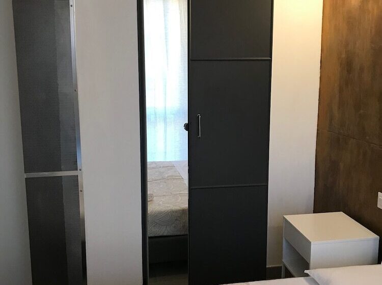 پانسیون Joy Rooms