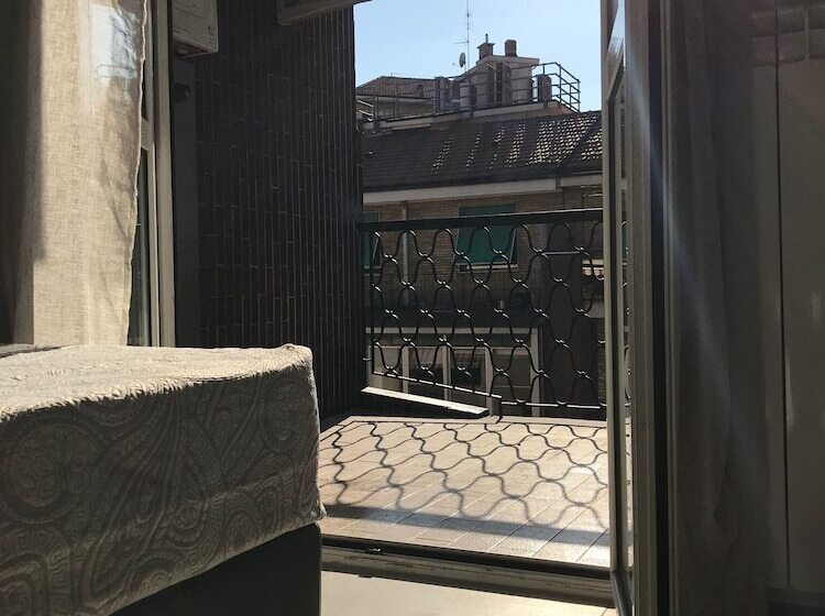 پانسیون Joy Rooms