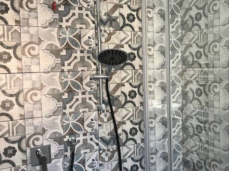 پانسیون Joy Rooms