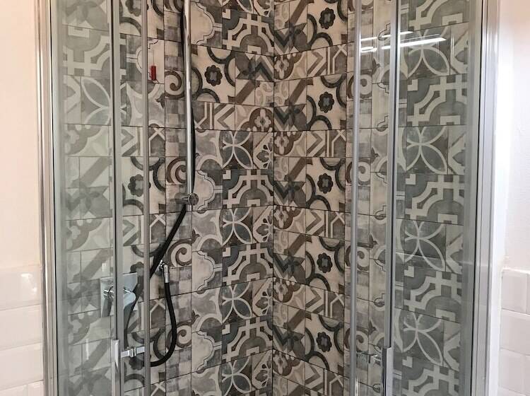 پانسیون Joy Rooms