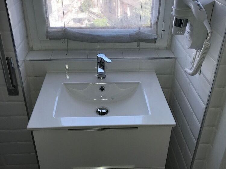 پانسیون Joy Rooms