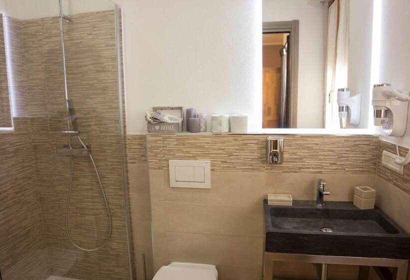 بنسيون Shardan Guest House