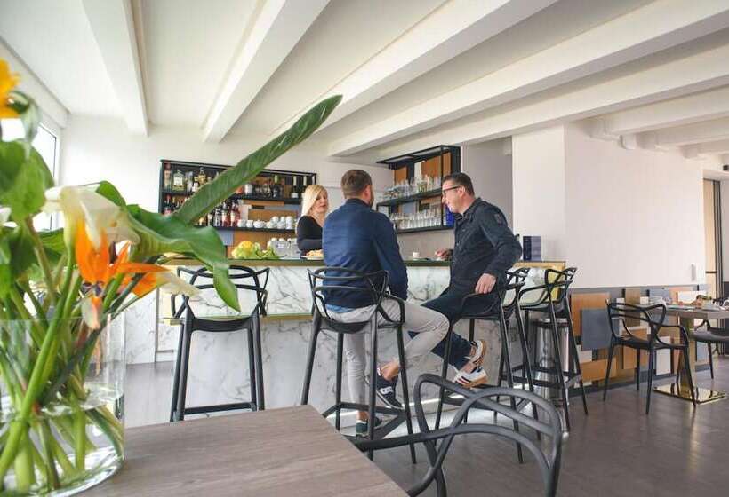 مبيت وإفطار Upper Rooms