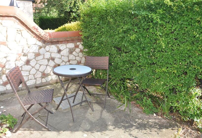 Stunning Driftwood Cottage At Holme Next The Sea