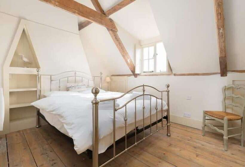 Stunning Driftwood Cottage At Holme Next The Sea