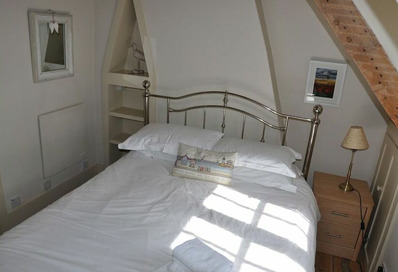 Stunning Driftwood Cottage At Holme Next The Sea