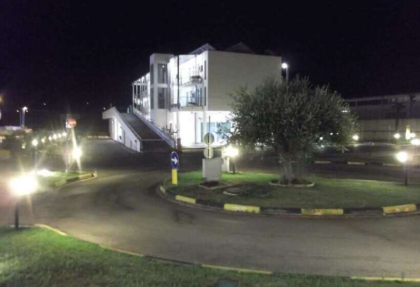 客栈  Bed & Business