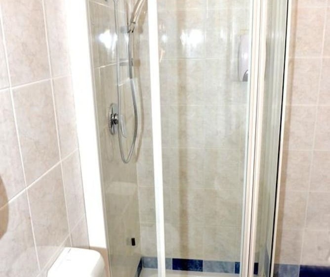 فندق فئة نجمة واحدة Clodi