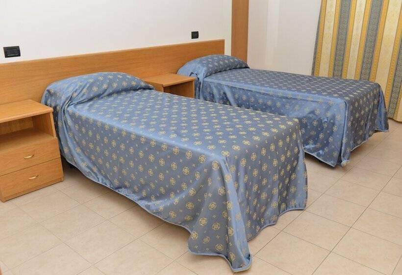 فندق فئة نجمة واحدة Clodi