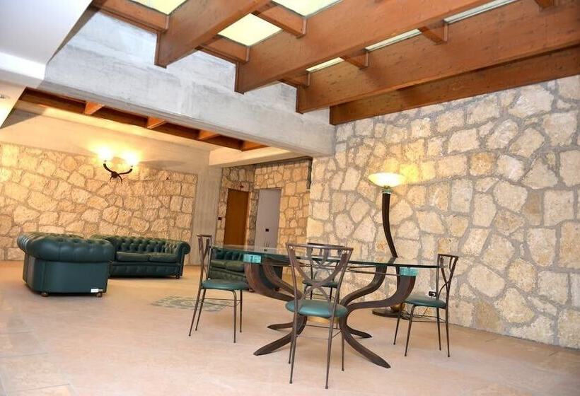 فندق فئة نجمة واحدة Clodi