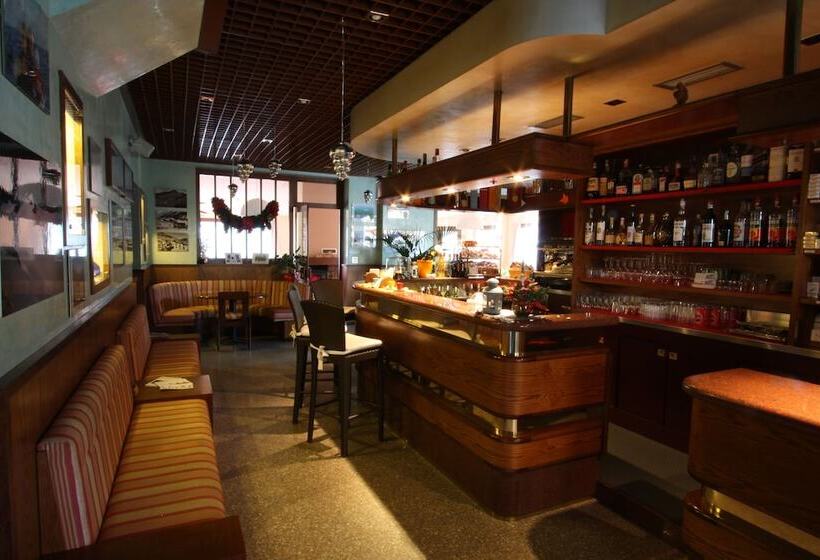 בית מלון כפרי Adamello