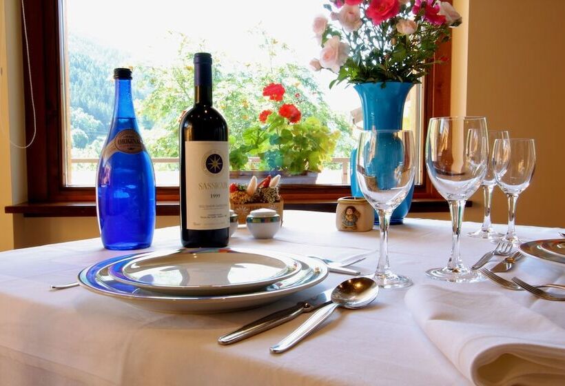 בית מלון כפרי Adamello