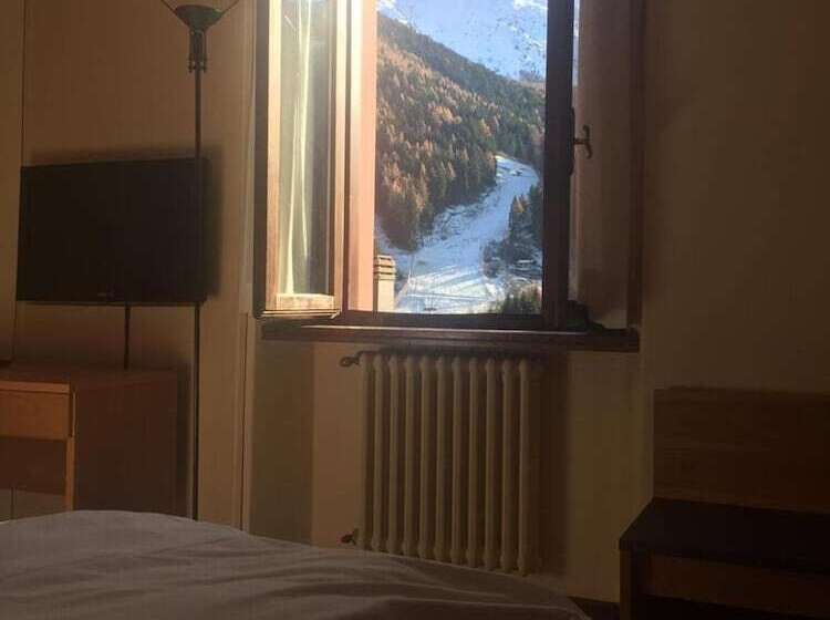 בית מלון כפרי Adamello