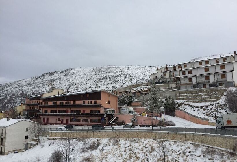 בית מלון כפרי Campo Felice