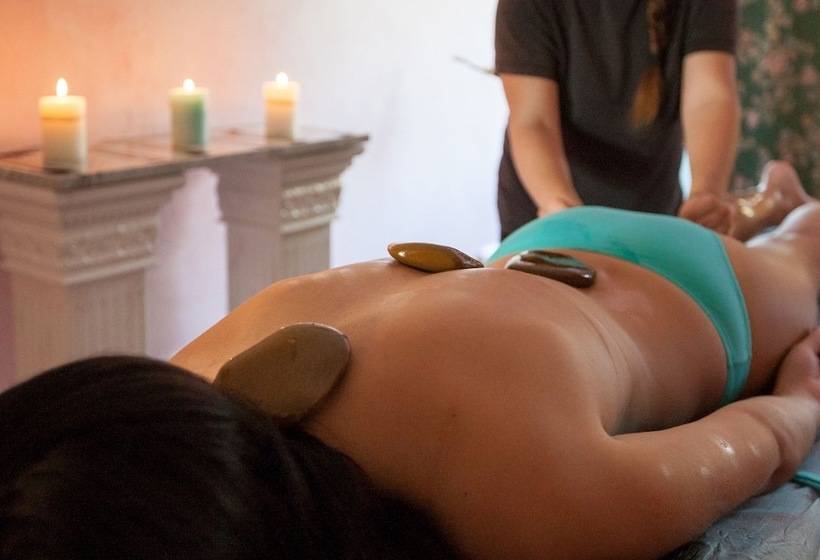 ホテル Con Encanto   Spa Kinédomus Bienestar