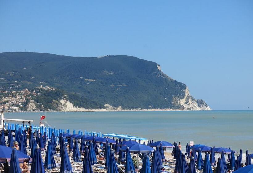 فندق Conero Azzurro