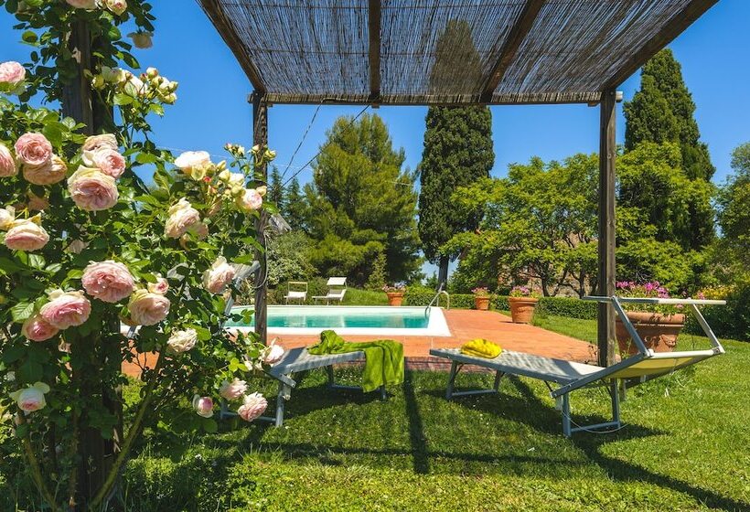 فندق ريفى Podere La Montalla