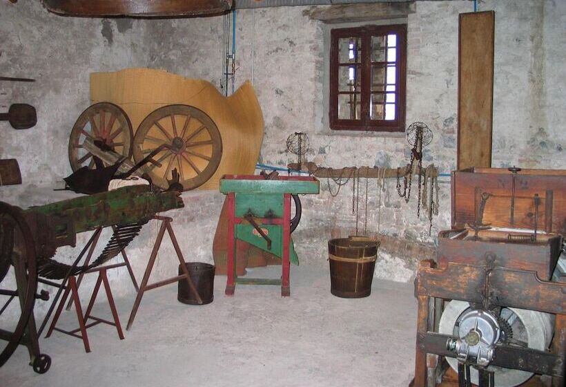 فندق ريفى Podere La Montalla