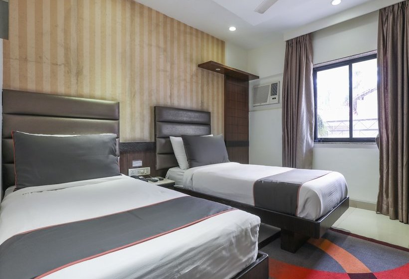 Collection O 49753 Hotel Supreme