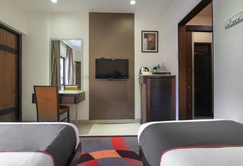 Collection O 49753 Hotel Supreme