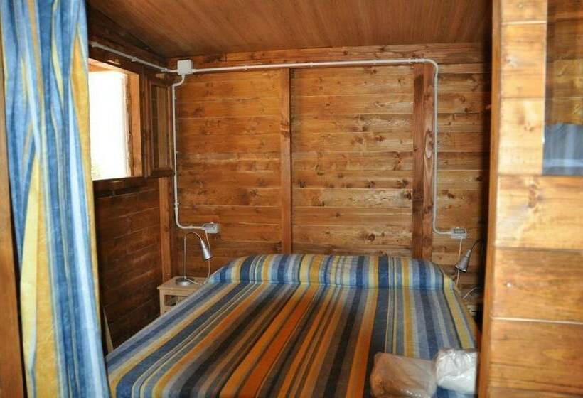 בית מלון כפרי Villaggio Camping Calapineta