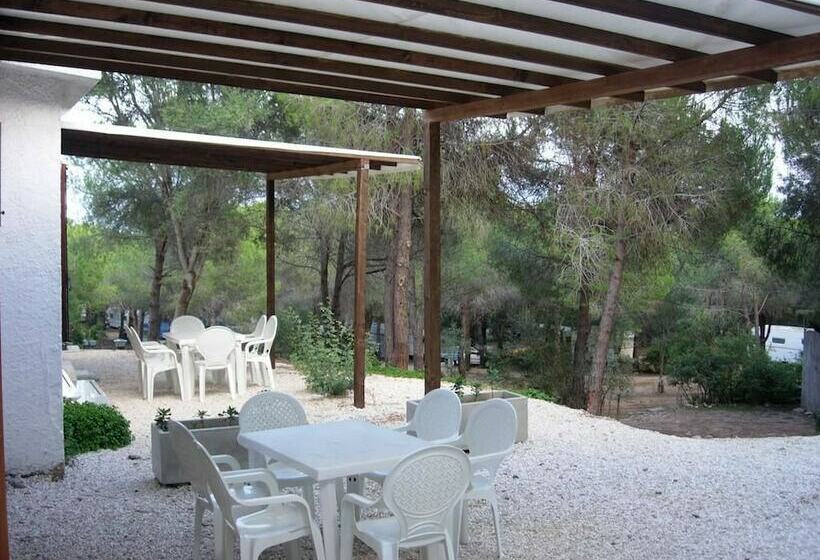 בית מלון כפרי Villaggio Camping Calapineta