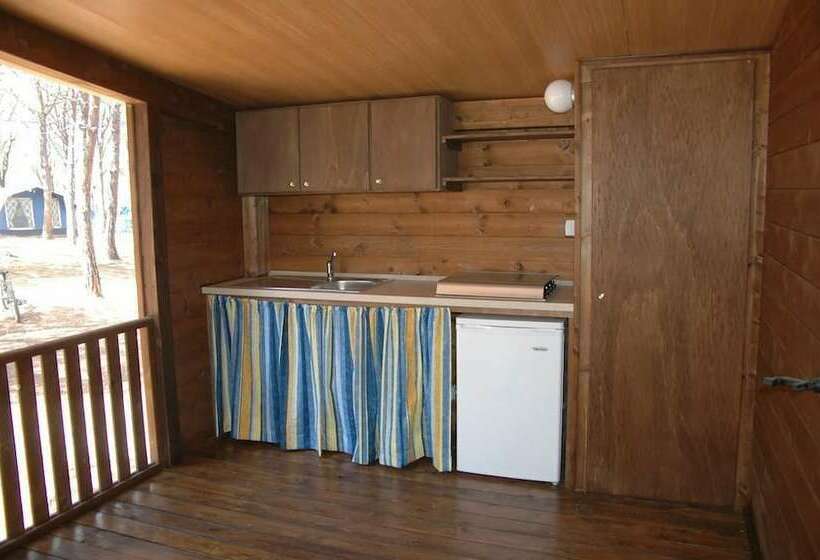 בית מלון כפרי Villaggio Camping Calapineta