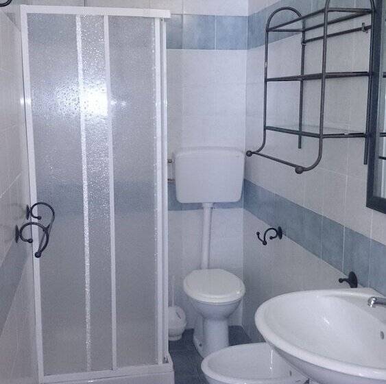 فندق Villaggio Camping Calapineta