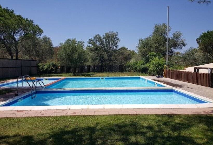 בית מלון כפרי Villaggio Camping Calapineta
