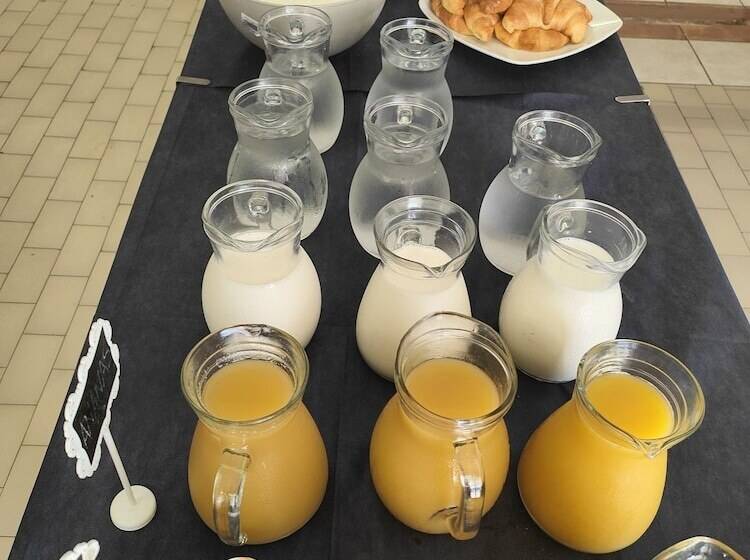 فندق Villaggio Camping Calapineta