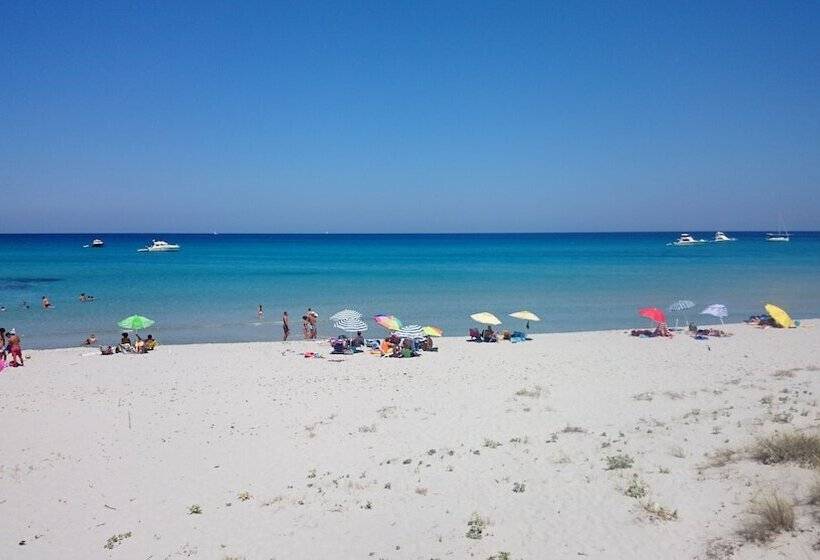 فندق Villaggio Camping Calapineta