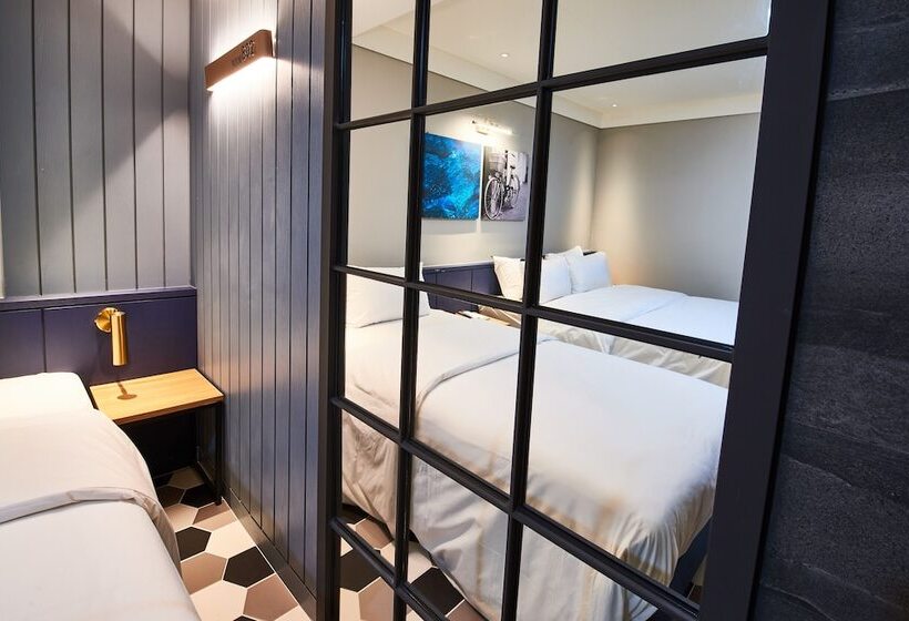 בית מלון כפרי West In