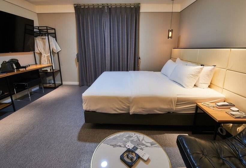 בית מלון כפרי West In