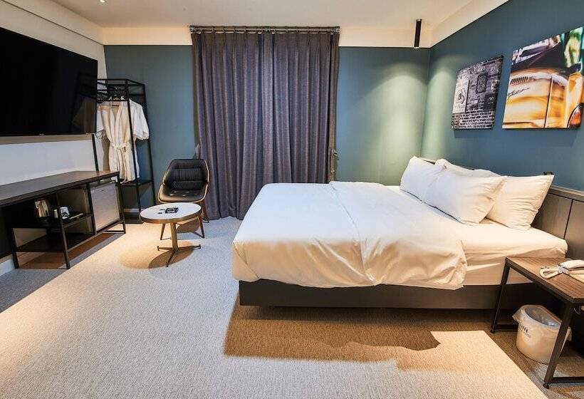 בית מלון כפרי West In