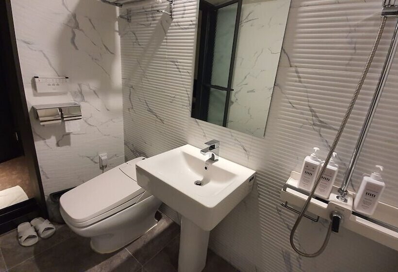 בית מלון כפרי West In