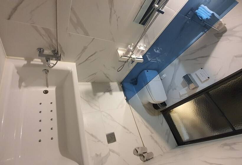 בית מלון כפרי West In