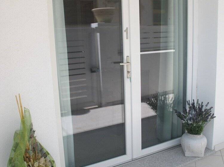 ペンション Guest House Suite