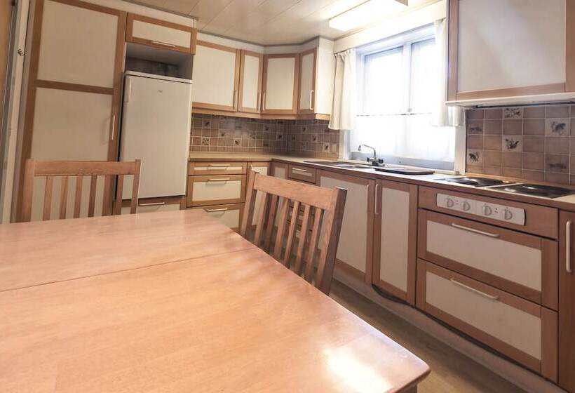 پانسیون Ittoqqortoormiit Guesthouse