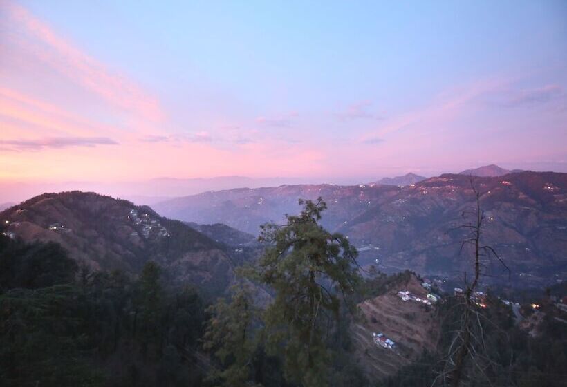 بنسيون Sandal Homestay By Oyo Rooms