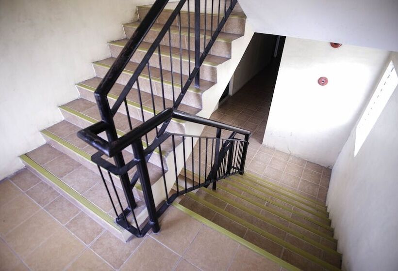 Sr Hostel   Adults Only